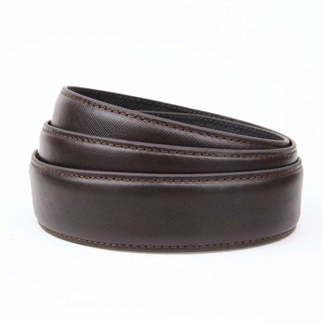 Close-up image of a brown leather ratchet belt strap, emphasizing its rich color and material.

italian leather  strap , ratchet belt strap, adjustable belt strap, micro adjustable belt strap